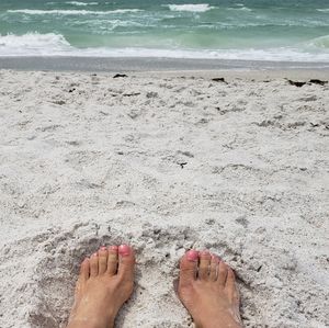 Beach toes